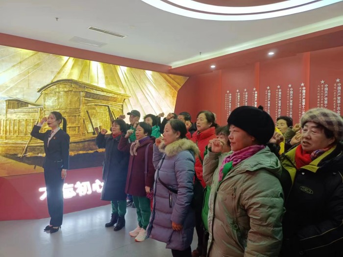 乡宁县体育协会联合党支部组织党员观摩学习